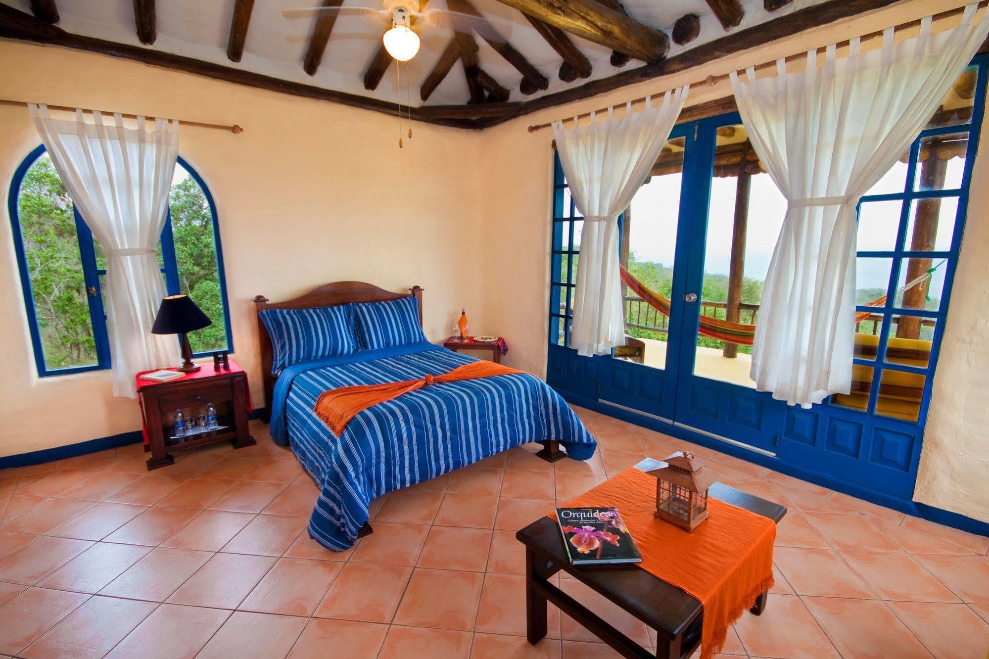 Mantaraya Lodge Пуэрто-Лопес Экстерьер фото